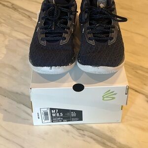 Team Curry Flow 10 Basketball shoes men’s size 7